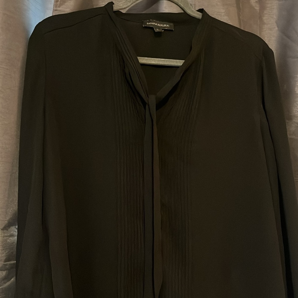 Banana Republic Black sheer ribbed blouse top with front tie size L